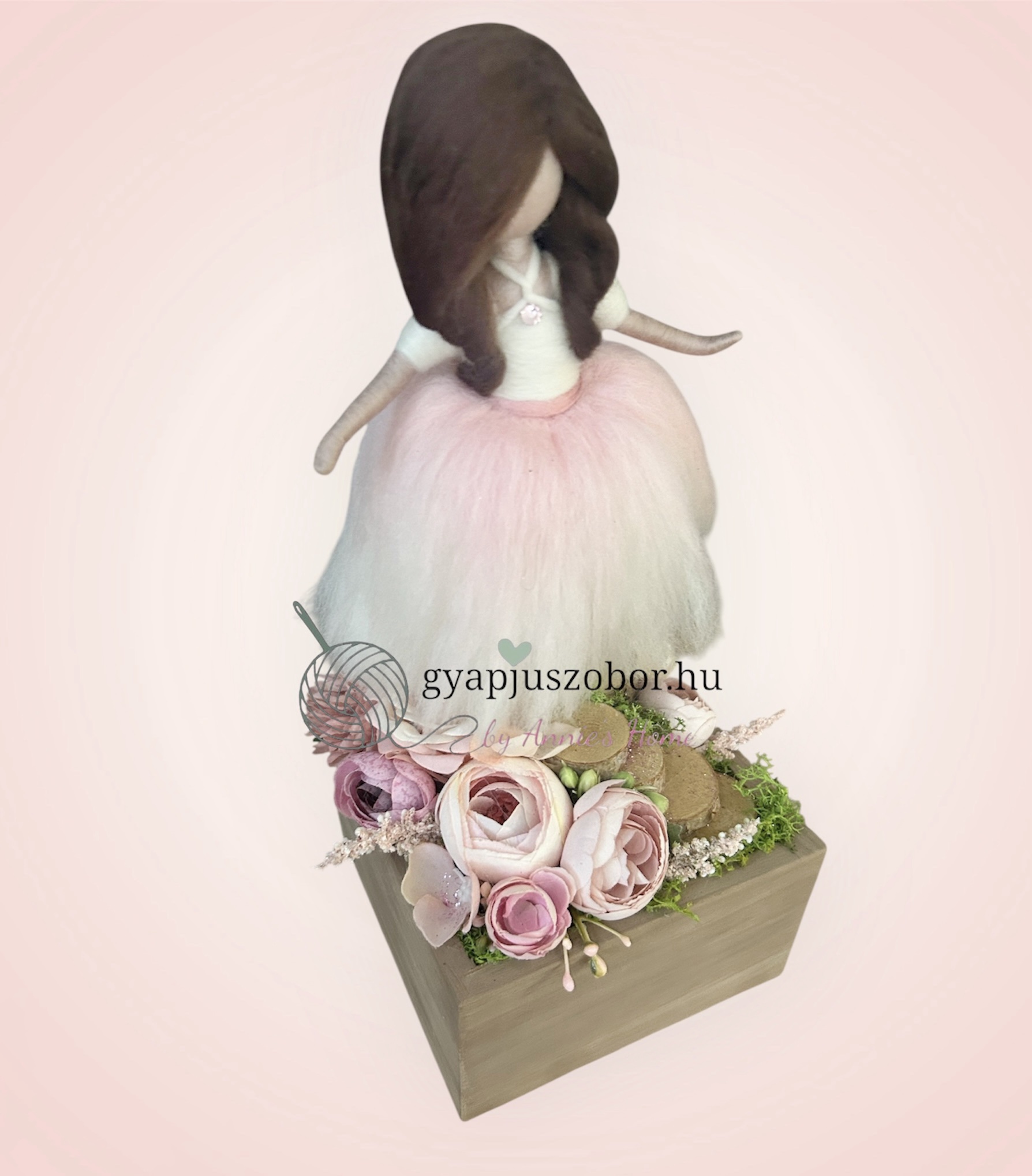 Tündér virágbox
Pasztellrózsaszín/ krém árnyalatban - Image 3